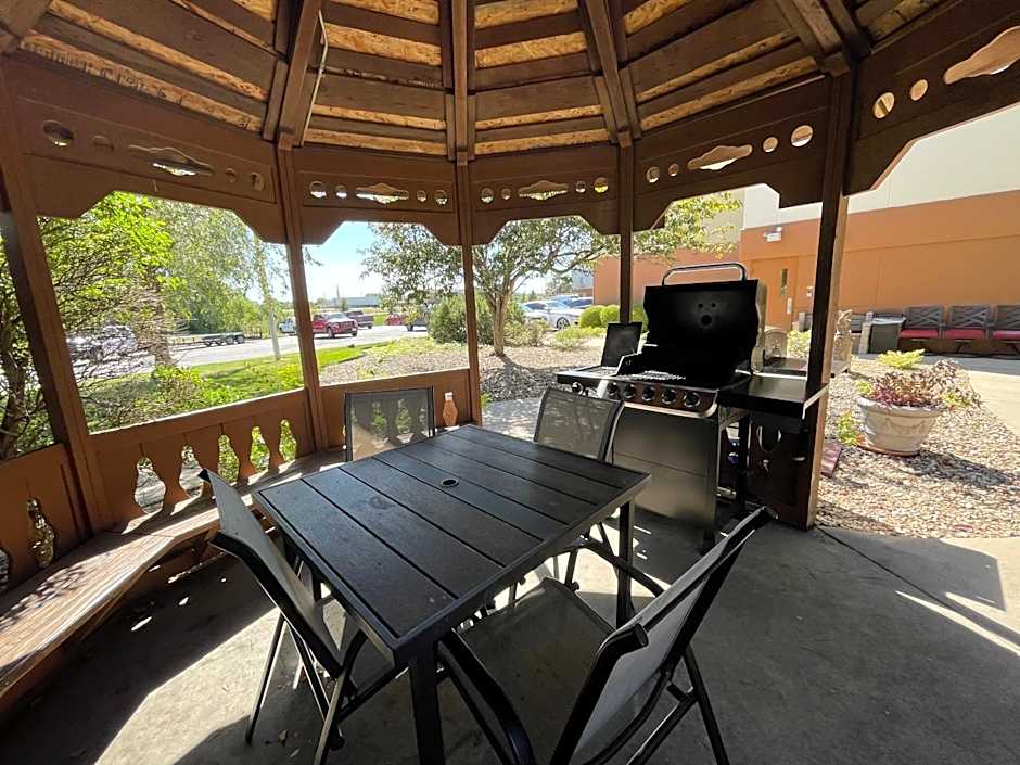 MainStay Suites - Wichita NE