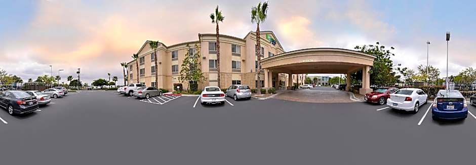 Holiday Inn Express & Suites San Diego Otay Mesa By IHG