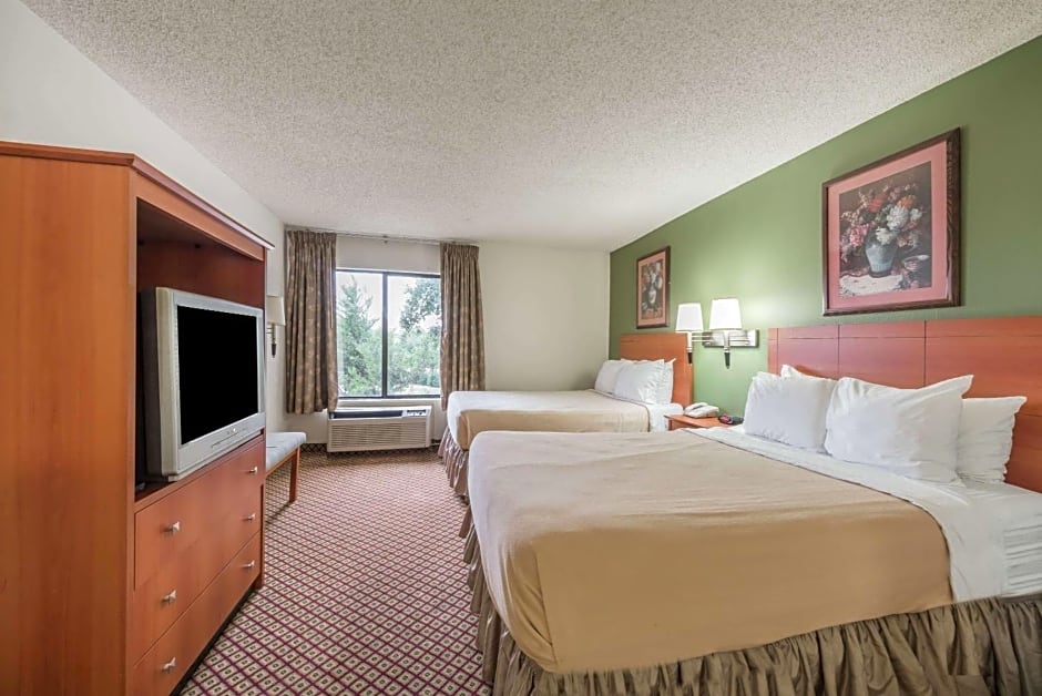 Super 8 by Wyndham Fort Worth South