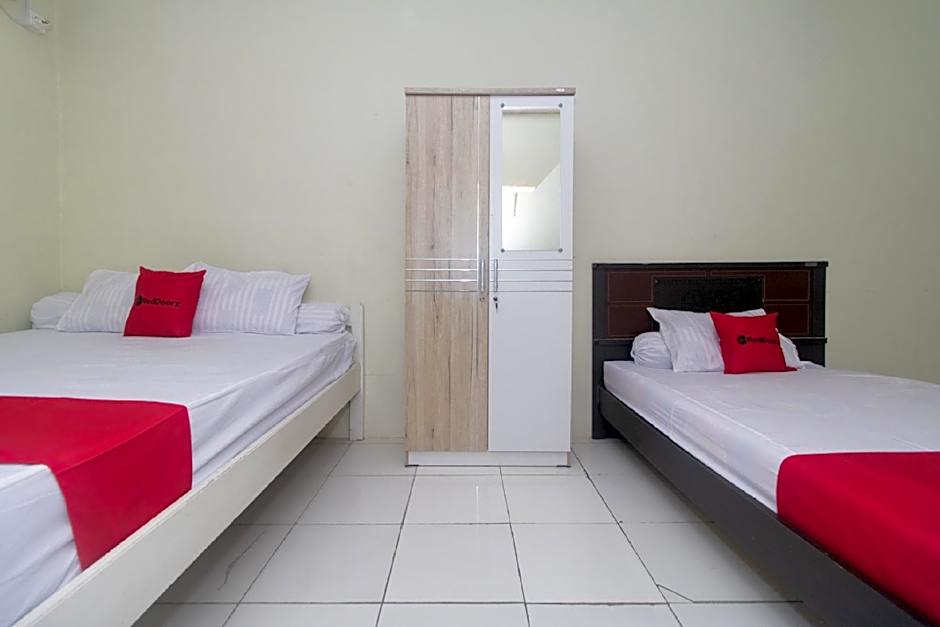 RedDoorz @ Frans Seda Kupang