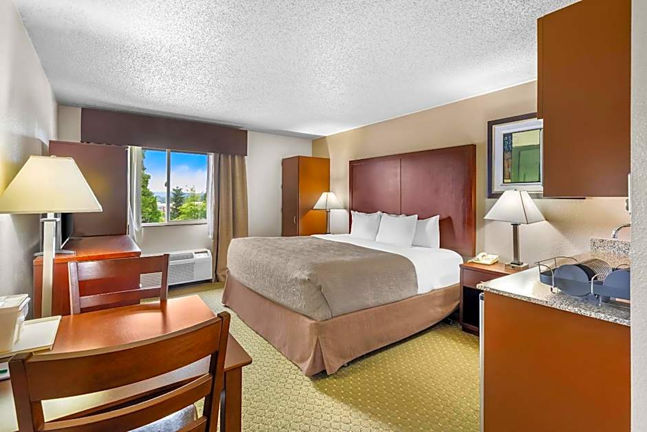 Quality Inn & Suites Clackamas - Portland
