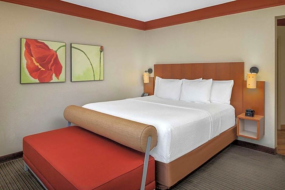 La Quinta Inn & Suites by Wyndham Atlanta Ballpark/Galleria