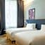 Sapphire House Antwerp, Autograph Collection