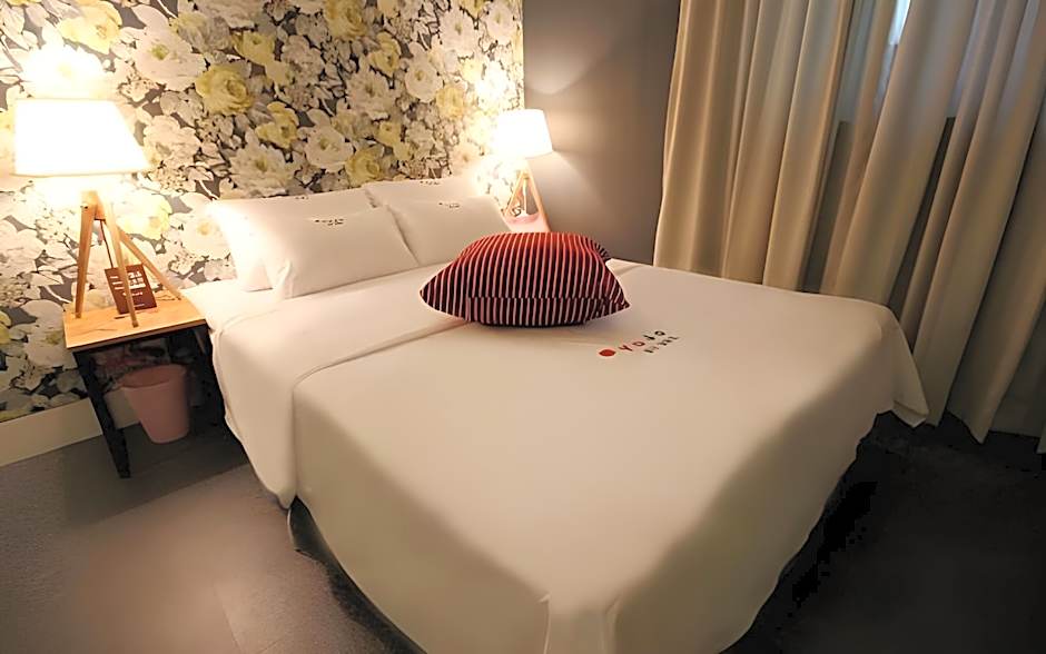 Hotel H2