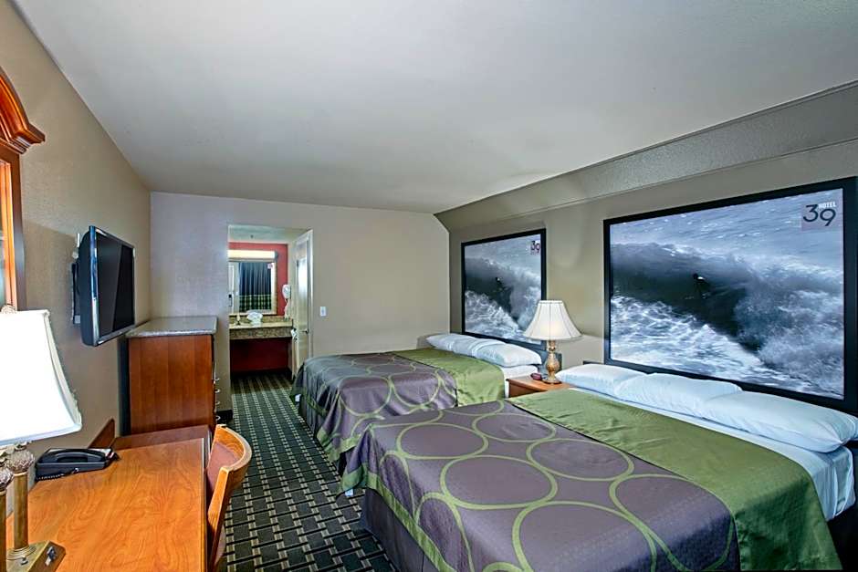 Photo 1 of 4 of 2 Queen Beds, Accessible, Nonsmoking