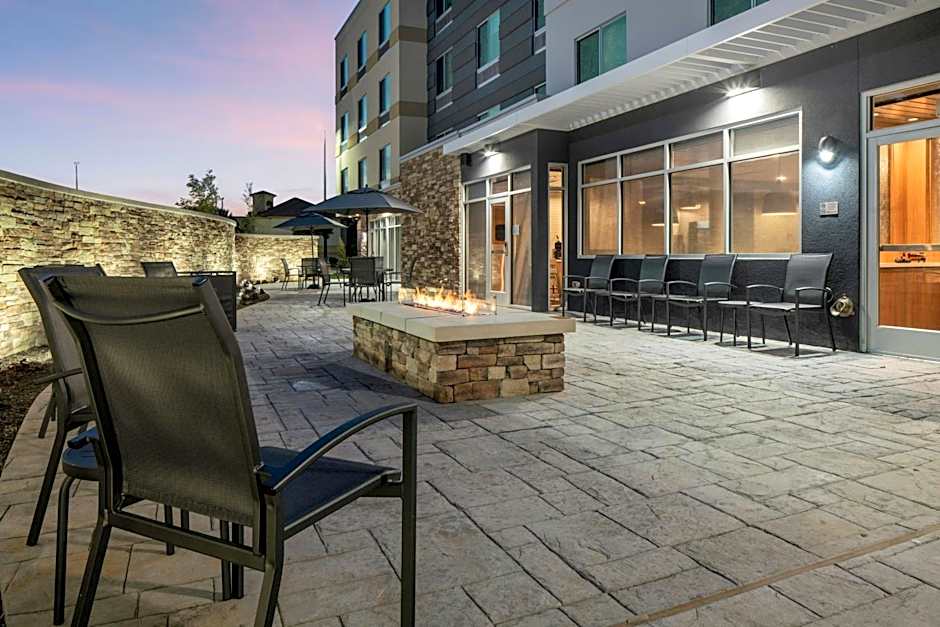 Fairfield Inn & Suites by Marriott Dallas DFW Airport North/Irving