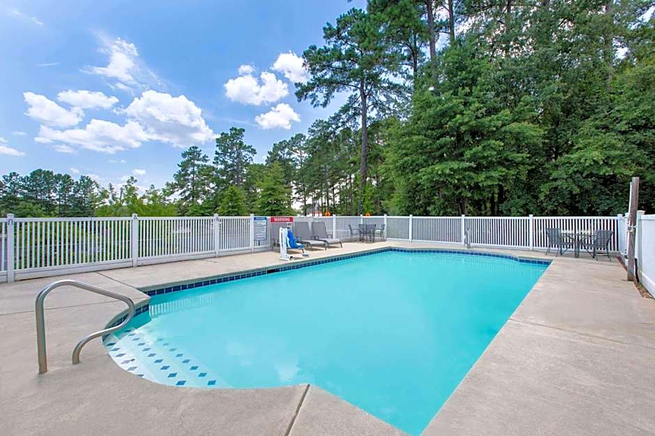 Microtel Inn & Suites by Wyndham Augusta Riverwatch