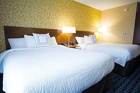 Queen Suite with Two Queen Beds and Sofa Bed