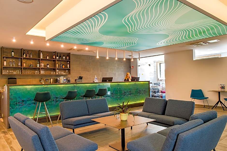 Akademia Hotel**** Balatonfured