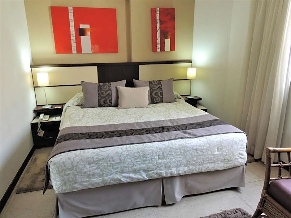 Mondrian Suite Hotel