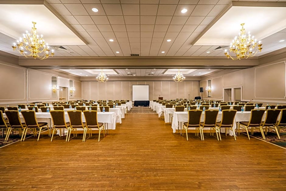 enVision Hotel & Conference Center Mansfield-Foxboro