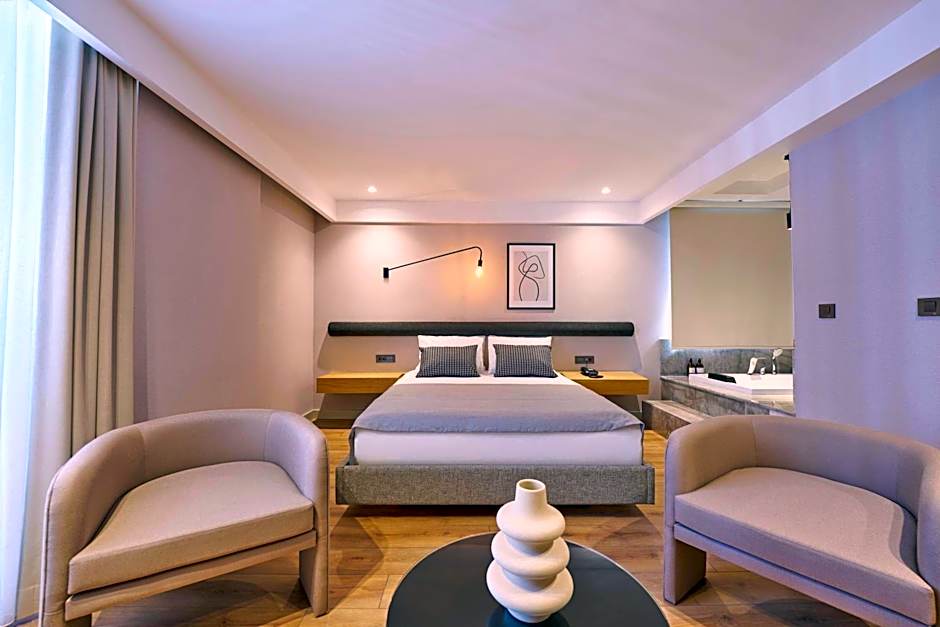 Photo 1 of 11 of Deluxe Suite, Jetted Tub
