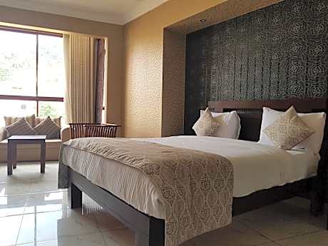 Family Suite with Street View