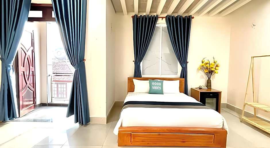 Hoa De Nhat - San Bay Tan Son Nhat 