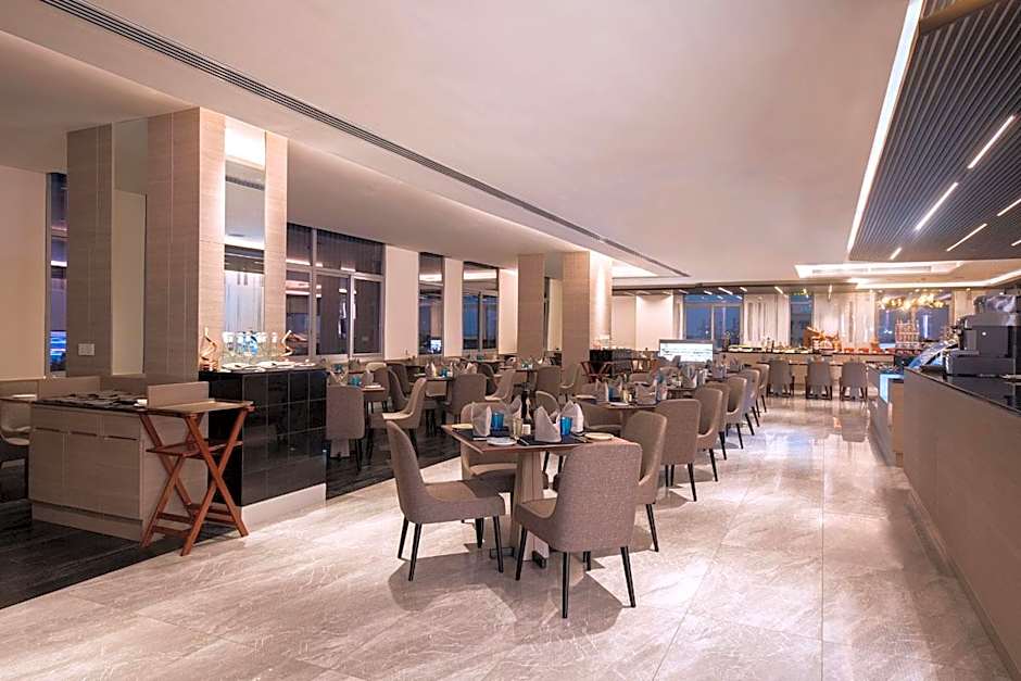 Zealax Hotel & Residence