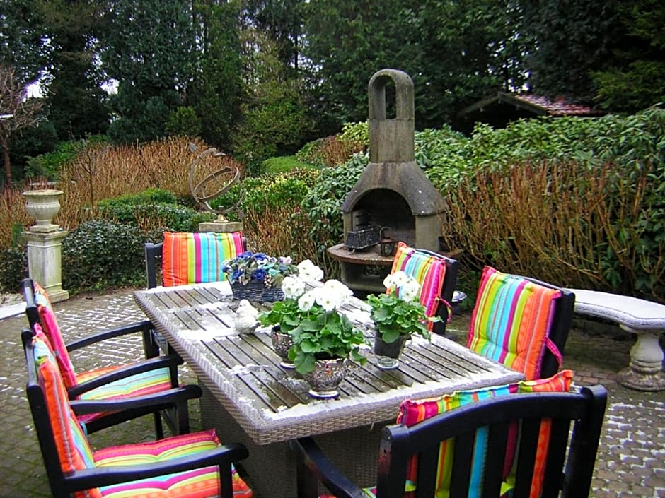 Prive tuinhuis B&B Elly