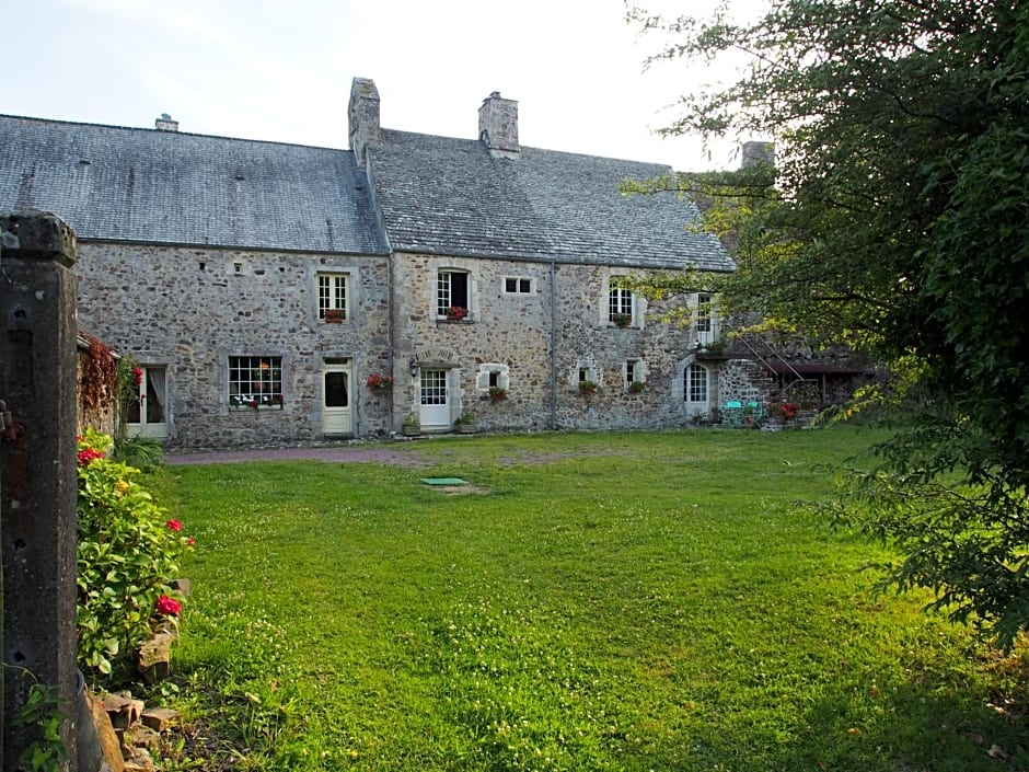 Prieure St Pierre de La Luthumiere