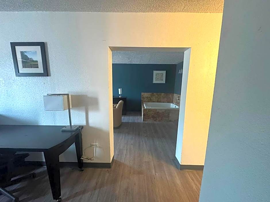 Express Inn & Suites