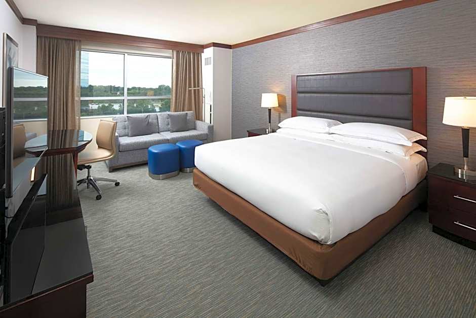 Photo 1 of 5 of 1 King Bed, Mobility Accessible, Roll in Shower