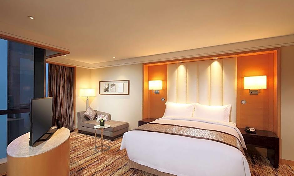 Photo 1 of 2 of Premier 1 King Bed