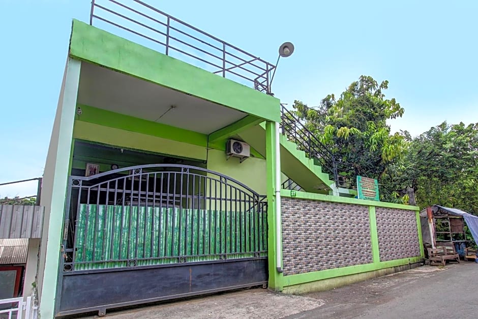 OYO 92467 Cahyo Kost 1