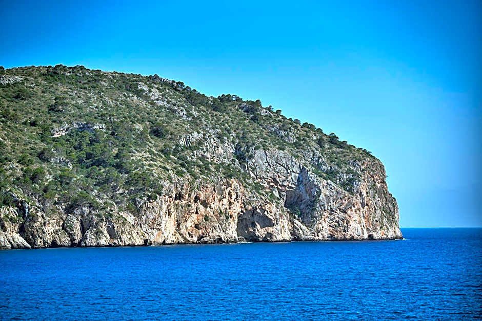 Bahia Camp de Mar Suites