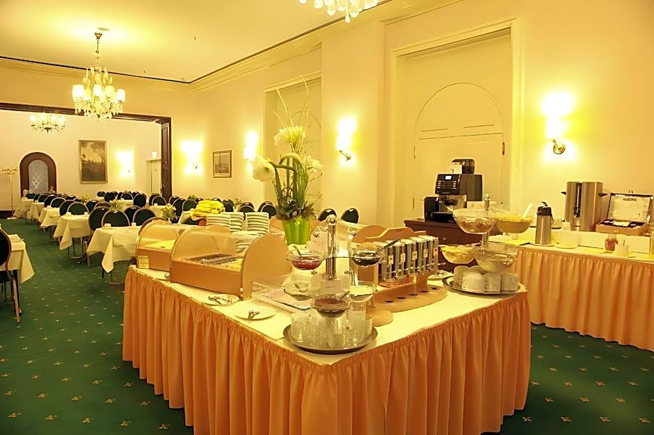 Hotel Monopol - Central Station