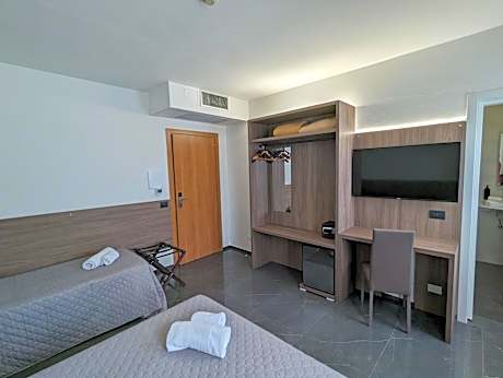 Economy Triple Room