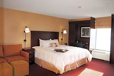 King Room with King Bed - Non-Smoking