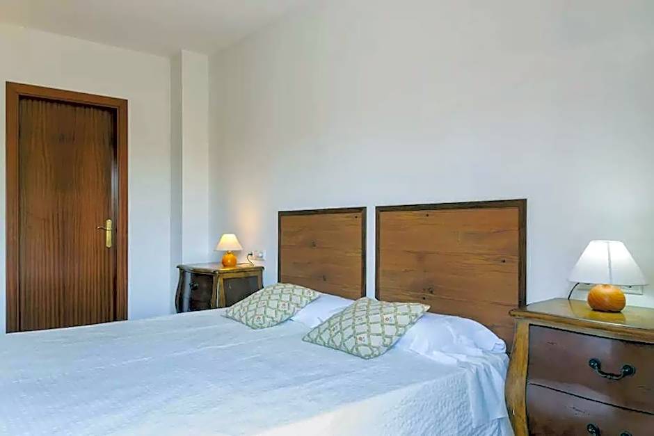 Photo 1 of 27 of 1 Double Bed or 2 Beds, Balcony