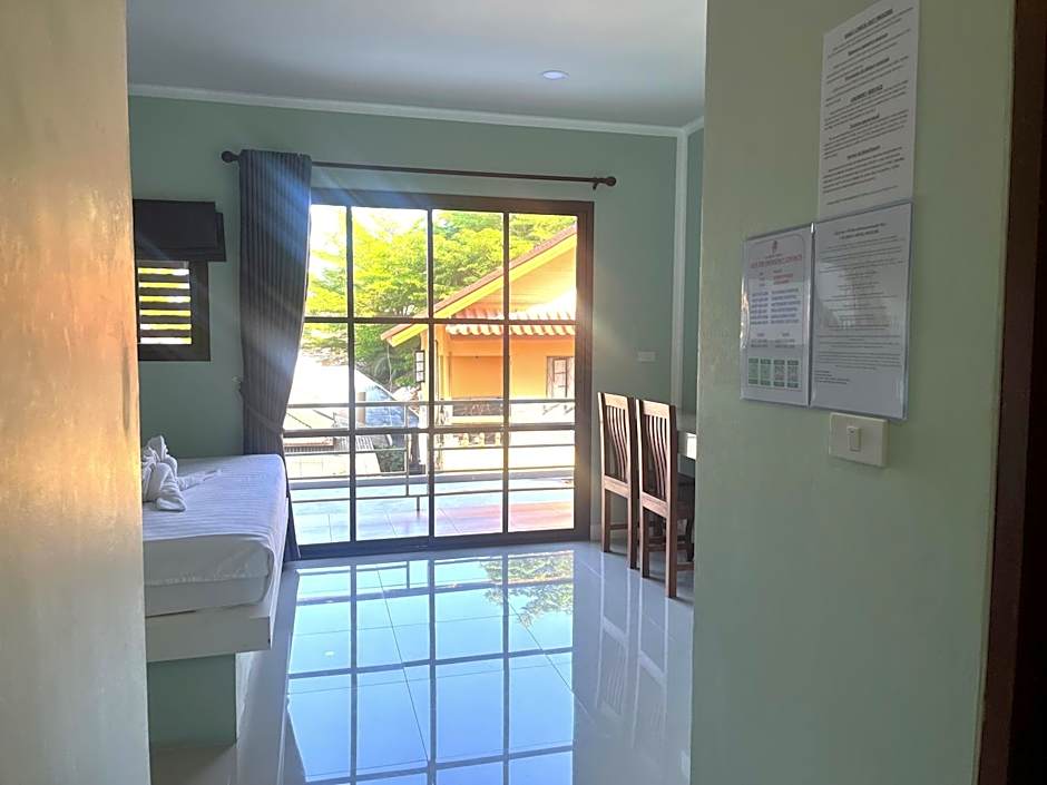 J & Ariya Hotel Near Samui Airport and Koh Phangan Pier