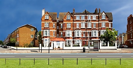Clapham South Belvedere Hotel