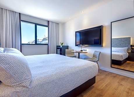 Innside Room Pool View