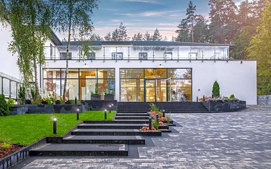 Hotel Przystań Przy Lesie