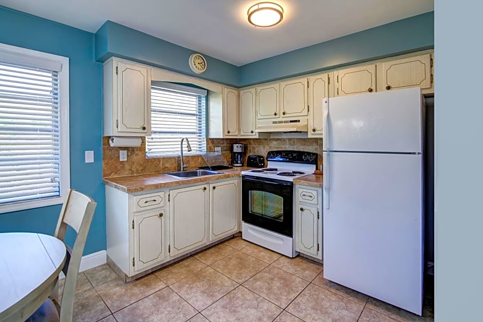 May-Dee Suites in Florida