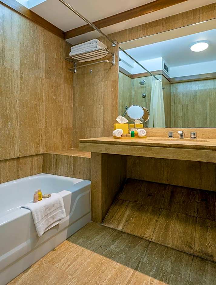 Sonesta Hotel El Olivar