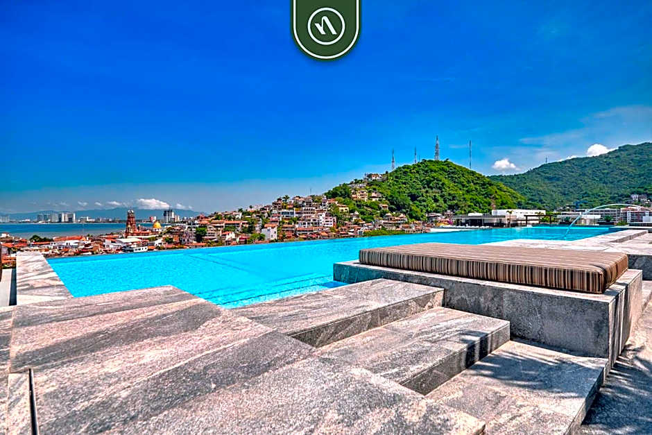 Amazing 1 BR Condo with Terrace - Rooftop Pool