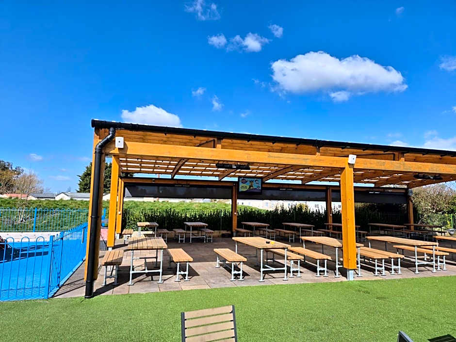 Bella-Mays Holiday Hideaway