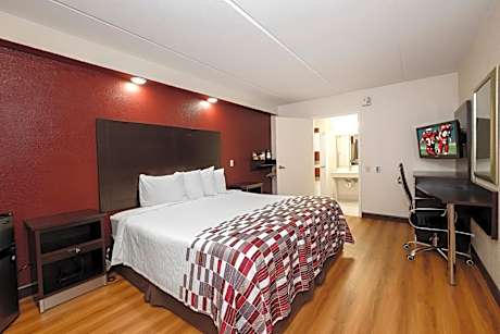 Standard King Room Disability Access Roll-ln Shower Non-Smoking