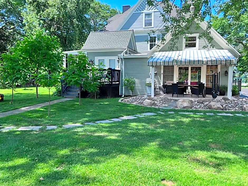 Niagara River Estate