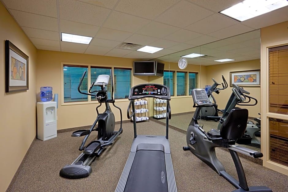 Holiday Inn Express Hotel & Suites Rochester, an IHG Hotel