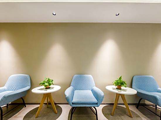 Home Inn (Guangzhou Jiefang Middle Road Gongyuanqian Metro Station)