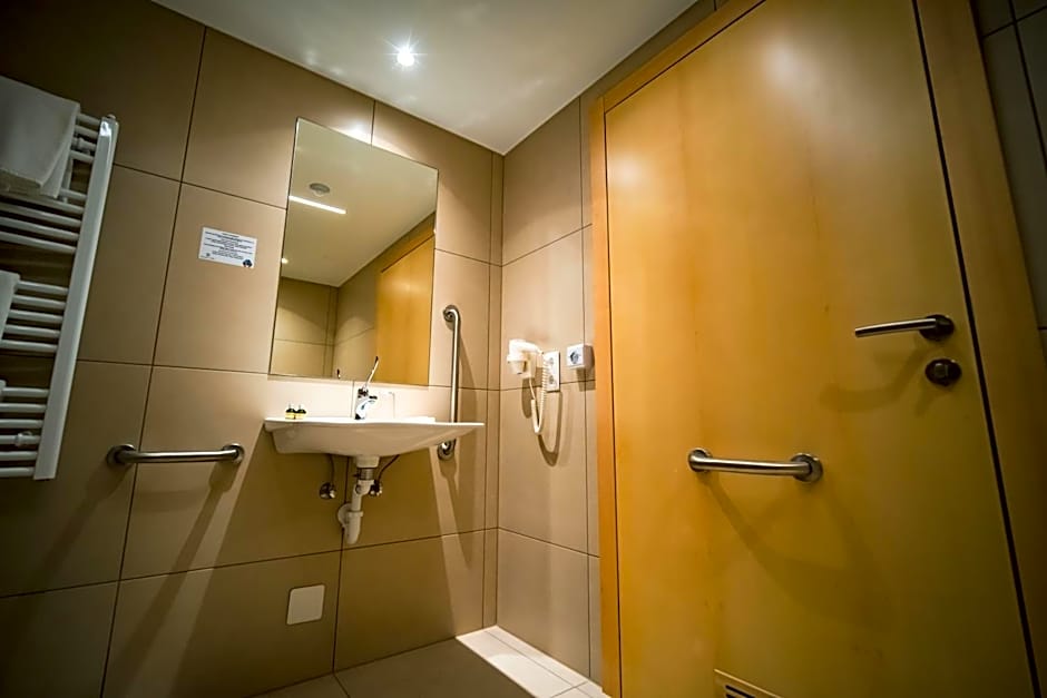 Eleven Business & Sport Hotel