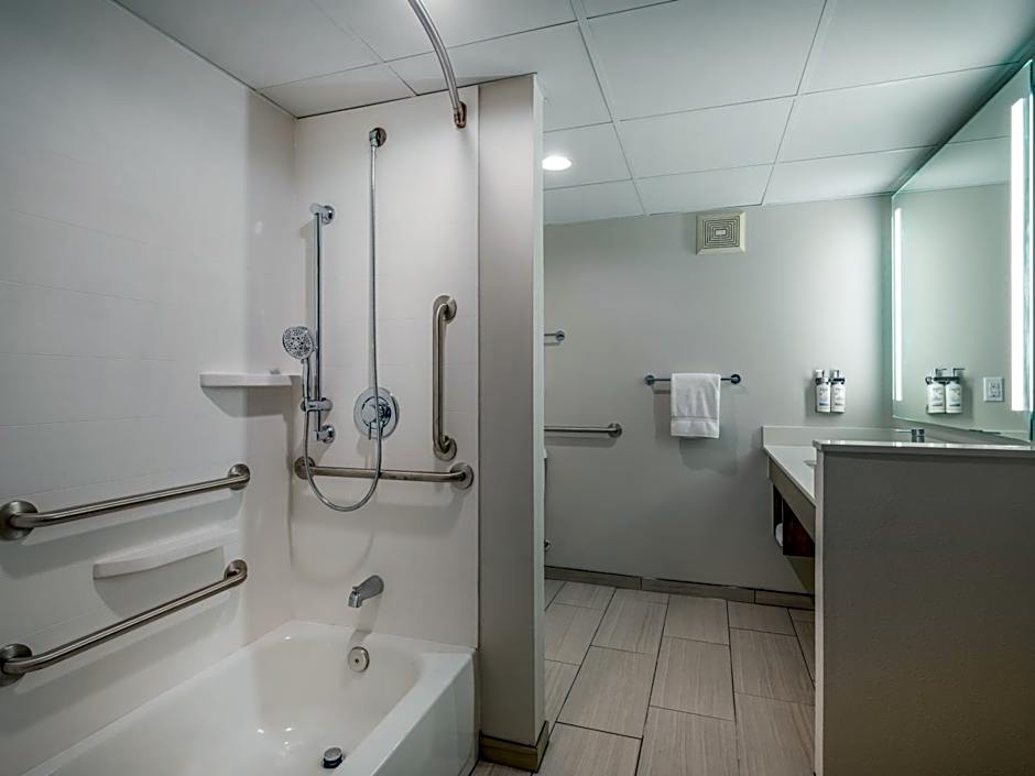 Holiday Inn Express & Suites Greensboro - (I-40 @ Wendover) By IHG