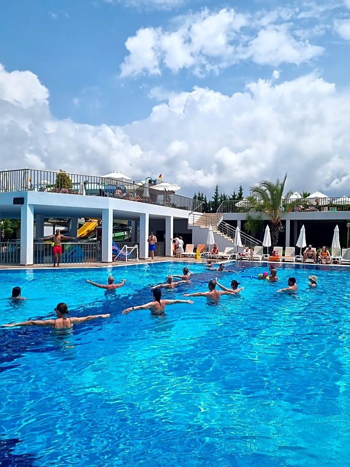 J'Adore Deluxe Hotel & Spa