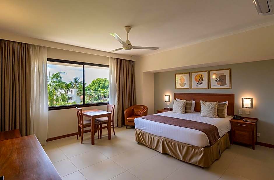 Sea Cliff Court Hotel & Luxury Apartments