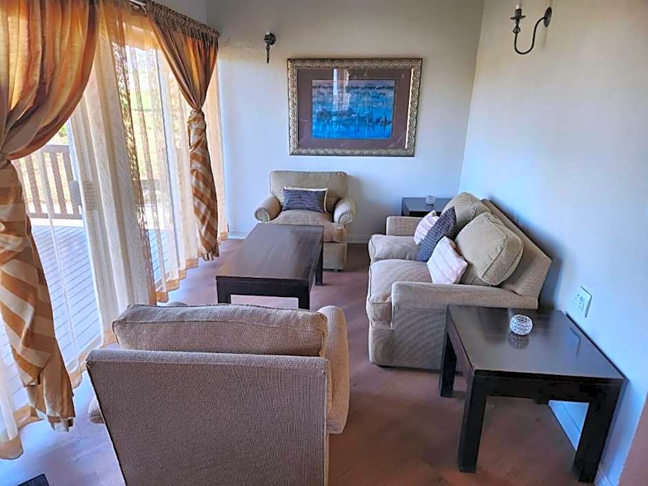 Shumba Valley Lodge Lanseria Airport