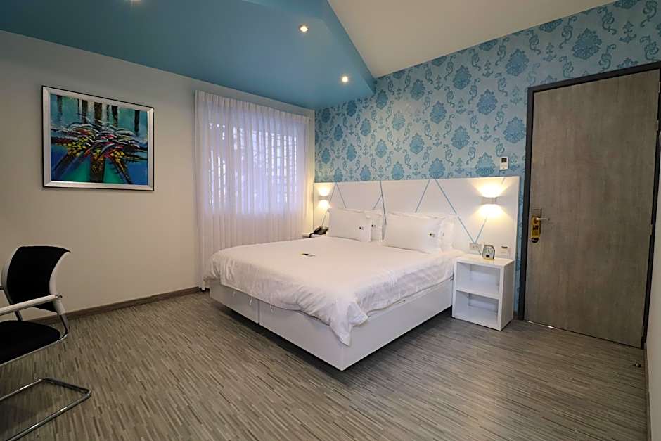 LUMA PLAZA HOTEL