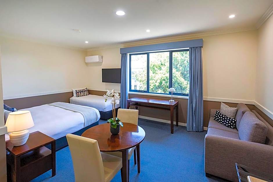 Hawkesbury Race Club Motel