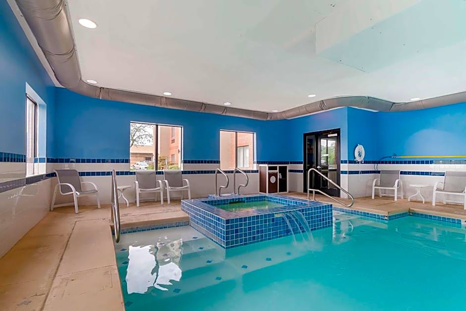 Best Western Plus Olathe Hotel & Suites